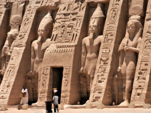 From Luxor: Private Full-Day Abu Simbel Adventure with Meals & Expert Guide