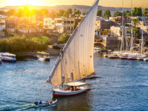 Luxor: Relax with a Sunset Felucca Ride to Banana Island