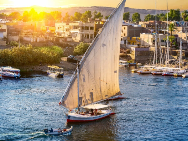 Luxor: Relax with a Sunset Felucca Ride to Banana Island
